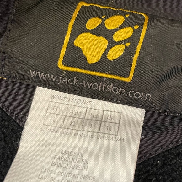 JACK WOLFSKIN Black Winter Snowboard Ski Jacket Belted. Size L - Picture 9 of 15